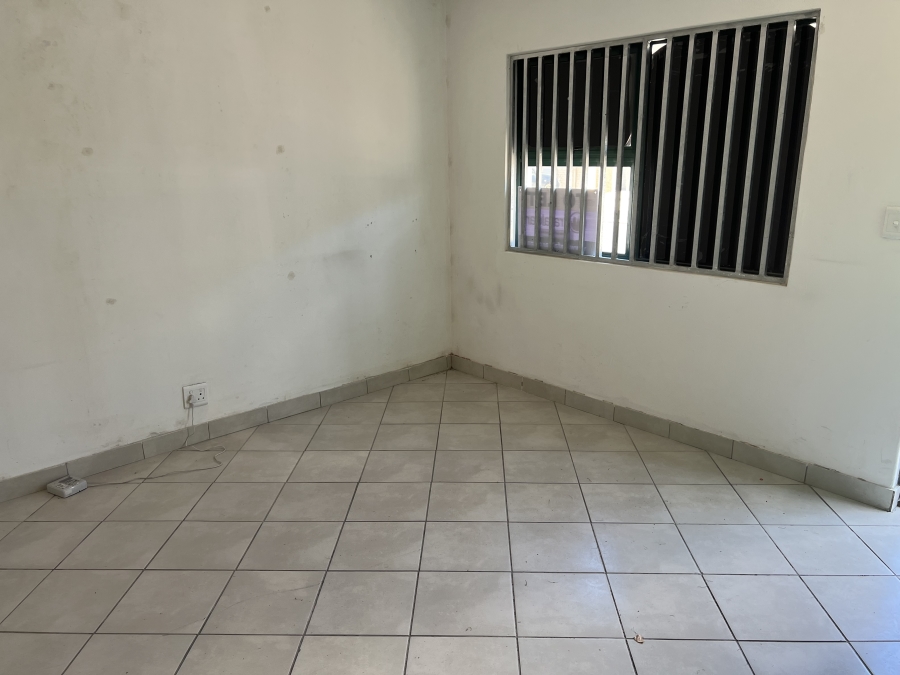 To Let commercial Property for Rent in Parow East Western Cape